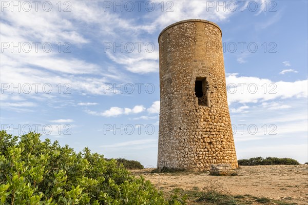 Photo of the tower in Torre del Serral dels Falcons, Mallorca, Spain, Europe