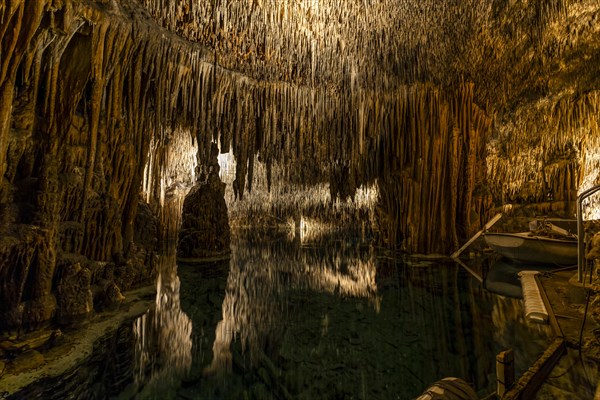 Amazing photos of Drach Caves in Mallorca, Spain, Europe