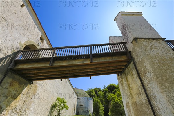 Wildenstein Castle, Spornburg, medieval castle complex, best preserved fortress from the late Middle Ages, entrance, access, bridge, today youth hostel, historic buildings, architecture, Leibertingen, Sigmaringen district, Swabian Alb, Baden-Wuerttemberg, Germany, Europe