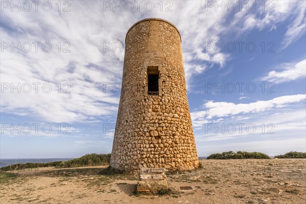 Photo of the tower in Torre del Serral dels Falcons, Mallorca, Spain, Europe