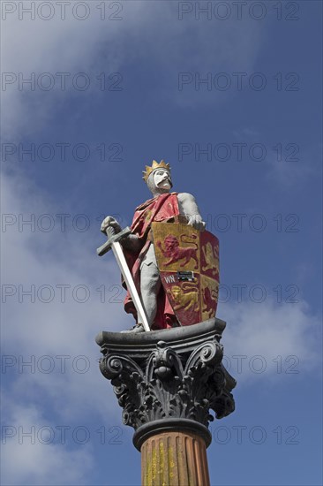 Prince Llewelyn the Great Statue, Lancaster Square, Conwy, Wales, Great Britain