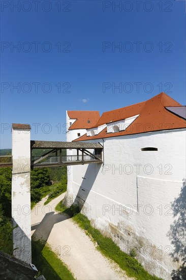 Wildenstein Castle, Spornburg, medieval castle complex, best preserved fortress from the late Middle Ages, entrance, access, bridge, today youth hostel, historic buildings, architecture, Leibertingen, Sigmaringen district, Swabian Alb, Baden-Wuerttemberg, Germany, Europe