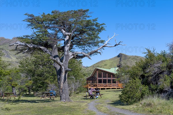 Lago Pehoe, rest area, Torres del Paine National Park, Parque Nacional Torres del Paine, Cordillera del Paine, Towers of the Blue Sky, Region de Magallanes y de la Antartica Chilena, Ultima Esperanza Province, UNESCO Biosphere Reserve, Patagonia, End of the World, Chile, South America