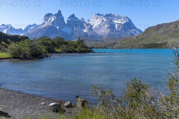 Lago Pehoe, mountain range of the Andes, Torres del Paine National Park, Parque Nacional Torres del Paine, Cordillera del Paine, Towers of the Blue Sky, Region de Magallanes y de la Antartica Chilena, Ultima Esperanza province, UNESCO biosphere reserve, Patagonia, end of the world, Chile, South America