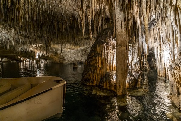 Amazing photos of Drach Caves in Mallorca, Spain, Europe