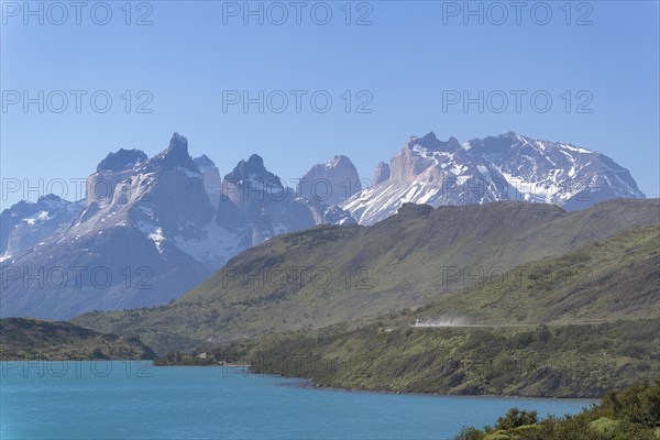 Lago Pehoe, mountain range of the Andes, Torres del Paine National Park, Parque Nacional Torres del Paine, Cordillera del Paine, Towers of the Blue Sky, Region de Magallanes y de la Antartica Chilena, Ultima Esperanza province, UNESCO biosphere reserve, Patagonia, end of the world, Chile, South America