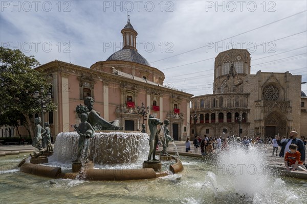 Turia Fountain, Basilica Virgen de los Desamparados, Cathedral, Catedral de Santa Maria, Plaza de la Virgen, Valencia, Spain, Europe
