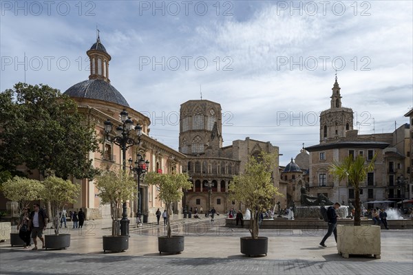 Basilica Virgen de los Desamparados, Cathedral, Catedral de Santa Maria, Plaza de la Virgen, Valencia, Spain, Europe