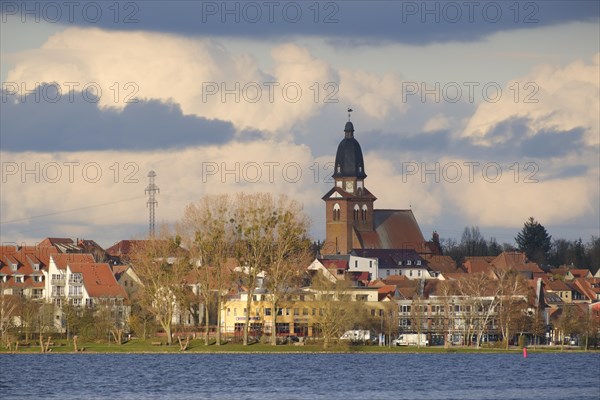 Town view Waren with church St. Marien, Mueritzsee, Waren, Mueritz, Mecklenburg Lake District, Mecklenburg, Mecklenburg-Vorpommern, Germany, Europe