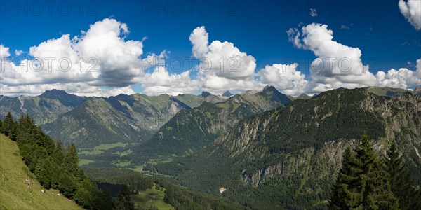 Mountain panorama from Soellereck to Hoefats, 2259m, Allgaeu Alps, Allgaeu, Bavaria, Germany, Europe
