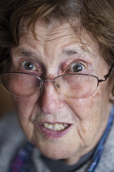 Portrait of a frightened looking senior citizen, close-up, Cologne, North Rhine-Westphalia, Germany, Europe