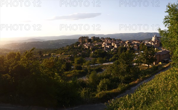 Cucuron in the Luberon, Vaucluse, Provence, France, Europe