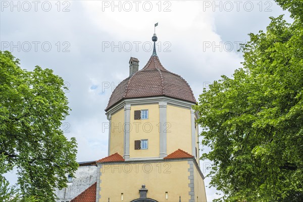 The Westertor, one of Memmingen's historic city gates, in the west of the old town centre of Memmingen, Swabia, Bavaria, Germany, exterior view, Europe