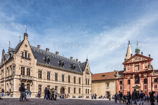Church square, people, tourists, sightseeing, Prague Castle, St George's Basilica, Prague, Czech Republic, Europe