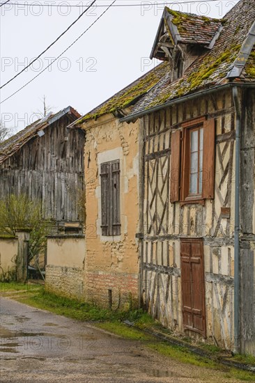 Half-timbered house in the village of Lesmont, Aube department, Grand Est region, France, Europe