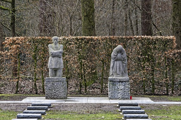 Figure group Mourning Parents by Kaethe Kollwitz, Vladslo military cemetery, Belgium, Europe