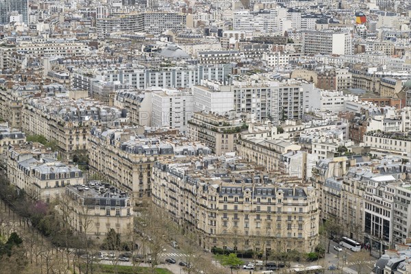 View from the height of the Eiffel Tower to the city centre, Paris, Ile-de-France, France, Europe