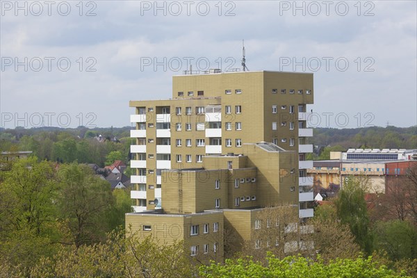 Bird's eye view of a modern, monotonous residential building in spring, high-rise building, Delmenhorst, Lower Saxony, Germany, Europe
