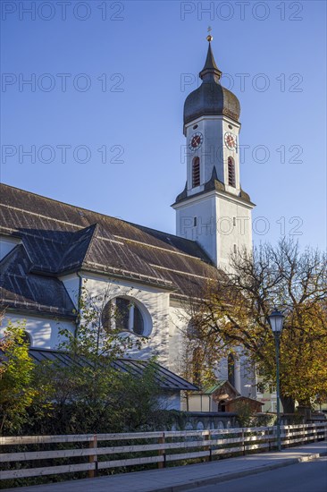 St Martin's parish church in the evening light, Garmisch district, Garmisch-Partenkirchen, Werdenfelser Land, Upper Bavaria, Bavaria, Germany, Europe