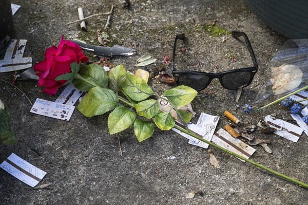 Rose, cigarettes, sunglasses, grave of Serge Gainsbourg, Montparnasse cemetery, Paris, France, Europe
