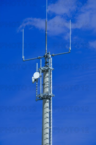 Mobile phone mast near the Avacon substation Helmstedt, Helmstedt, Lower Saxony, Germany, Europe