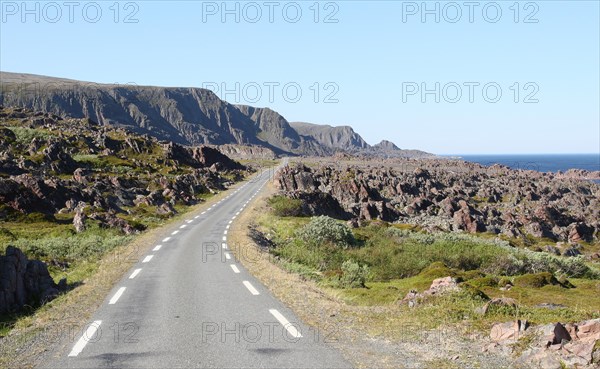 Single-lane coastal road to Hamningberg on the Barents Sea, Lapland, Northern Norway, Scandinavia