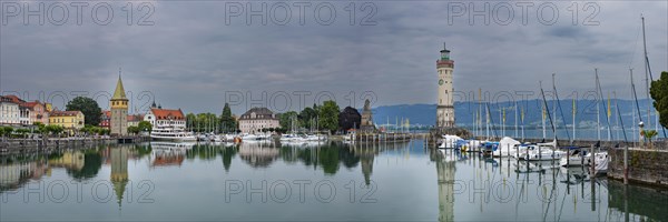 Harbour with man tower, lighthouse and Bavarian lion, Lindau, Lake Constance, Bavaria, Germany, Europe