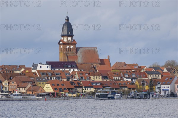 Town view Waren with church St. Marien and harbour, Mueritzsee, Waren, Mueritz, Mecklenburg Lake District, Mecklenburg, Mecklenburg-Vorpommern, Germany, Europe