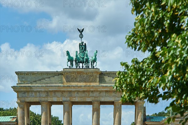 06.07.2020, Germany, Berlin, Strasse des 17. Juni, View of the Brandenburg Gate in west direction, Berlin, Berlin, Germany, Europe