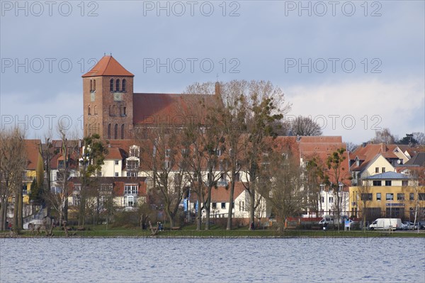 Town view Waren with church St. Georgen, Mueritzsee, Waren, Mueritz, Mecklenburg Lake District, Mecklenburg, Mecklenburg-Vorpommern, Germany, Europe