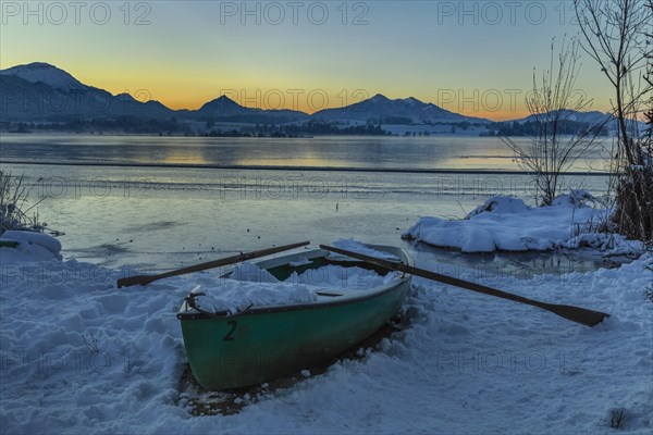 Lake Hopfensee in winter, East Allgaeu, Swabia, Germany, East Allgaeu, Lake Hopfensee, Bavaria, Germany, Europe