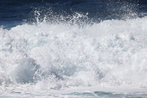 Roaring surf, waves, surf waves, sea surf, spray, Atlantic Ocean, Agaete, Gran Canaria, Canary Islands, Spain, Europe