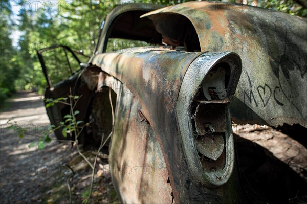 Ancient scrap car, Kyrkoe Mosse car graveyard, Ryd, Tingsryd, Kronobergs laen, Sweden, Europe