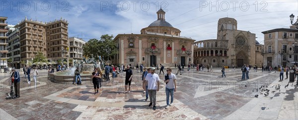 Turia Fountain, Basilica Virgen de los Desamparados, Cathedral, Catedral de Santa Maria, Plaza de la Virgen, Valencia, Spain, Europe