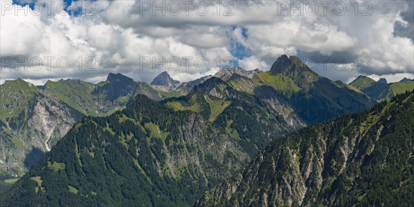 Mountain panorama from Soellereck to Hoefats, 2259m, Allgaeu Alps, Allgaeu, Bavaria, Germany, Europe