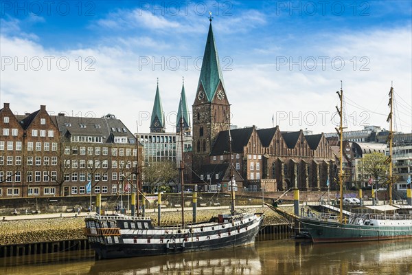 City panorama, Weser promenade, Old Town, Weser, Hanseatic City of Bremen, Germany, Europe