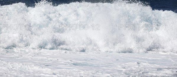 Roaring surf, waves, surf waves, sea surf, spray, Atlantic Ocean, Agaete, Gran Canaria, Canary Islands, Spain, Europe