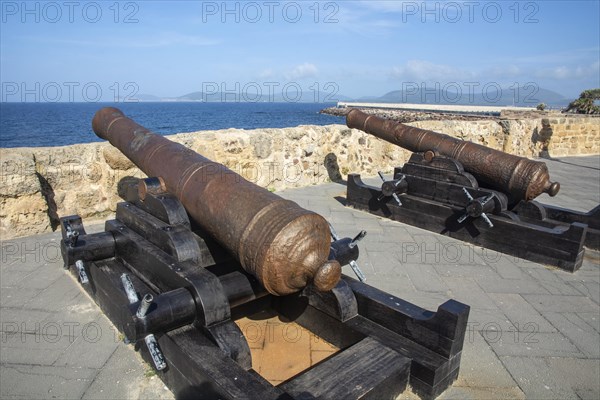 Medieval cannons at fortress wall of Alghero, Sardinia, Italy, Mediterranean, Southern Europe, Europe