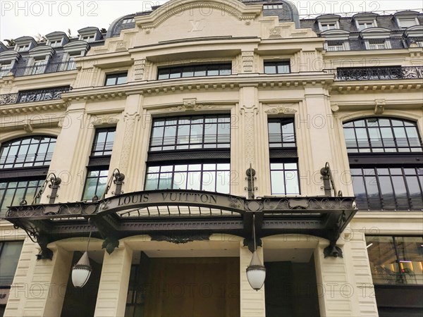 Paris 1er arrondissement. Facade of Louis Vuitton head office, Ile de France, France, Europe