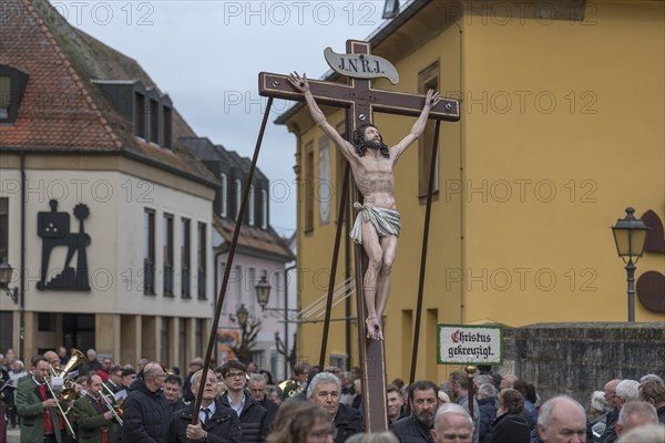 Historic Good Friday procession for 350 years with life-size wood-carved figures from the 18th century, Neunkirchen am Brand, Middle Franconia, Bavaria, Germany, Europe