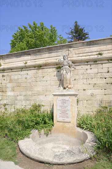 Statue, Park Le Rocher des Doms, Avignon, Vaucluse, Provence-Alpes-Cote d'Azur, South of France, France, Europe