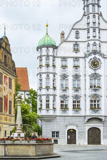 Historic market square with market fountain, wheelhouse and town hall, old town centre of Memmingen, Swabia, Bavaria, Germany, Europe