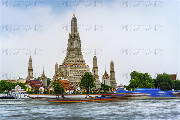 Wat Arun temple, Buddhism, faith, church, sacred building, worship, attraction, famous, centre, travel, holiday, tourism, Asian, river, religion, religious, architecture, building, skyline, city view, urban, boat, Siam, tradition, traditional, history, culture, cultural history, capital, Bangkok, Thailand, Asia