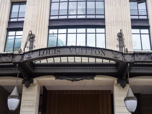 Paris 1er arrondissement. Facade of Louis Vuitton head office, Ile de France, France, Europe