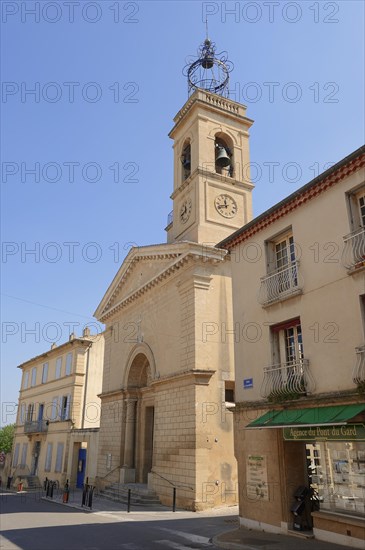 Church of Notre-Dame et Saint-Martin, Remoulins, Gard, Languedoc-Roussillon, South of France, France, Europe