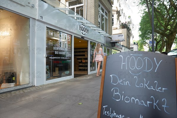 Hoody Hamburg, Eppendorfer Baum 11, 20249 Hamburg, Eppendorfer Baum 11, First autonomous self-service store in Hamburg, opening in August 2022, open 7 days a week and around the clock, purchases are billed via an app, Photo: Exterior view of the shop, Hamburg, Hamburg, Germany, Europe