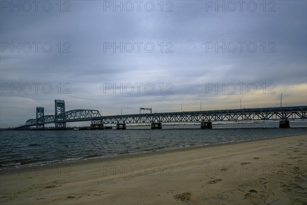 Gil Hodges Memorial Bridge from the Floyd Bennett Field, Brooklyn, NY, USA, USA, North America