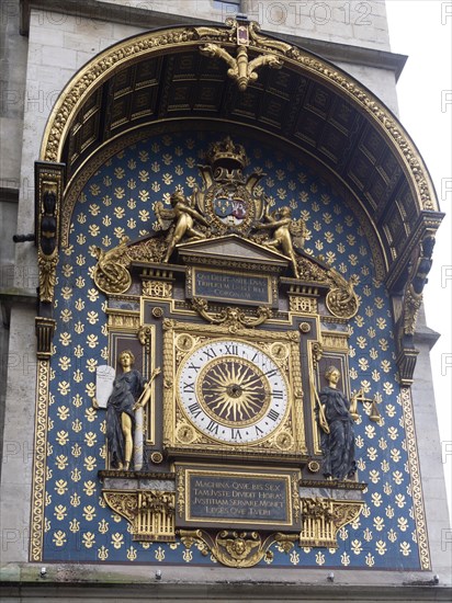 Paris 1er arrondissement. Conciergerie clock, oldest in Paris, Ile de la cite, Ile de France, France, Europe