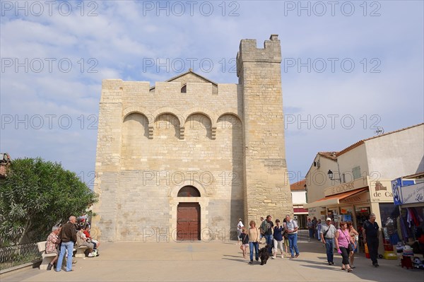 Church of Notre Dame de la Mer, Les Saintes-Maries-de-la-Mer, Camargue, Bouches-du-Rhone, Provence-Alpes-Cote d'Azur, South of France, France, Europe