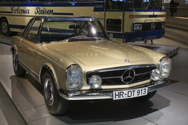 Mercedes-Benz 230 SL, Pagoda, Mercedes-Benz Museum, Stuttgart, Baden-Wuerttemberg, Germany, Europe